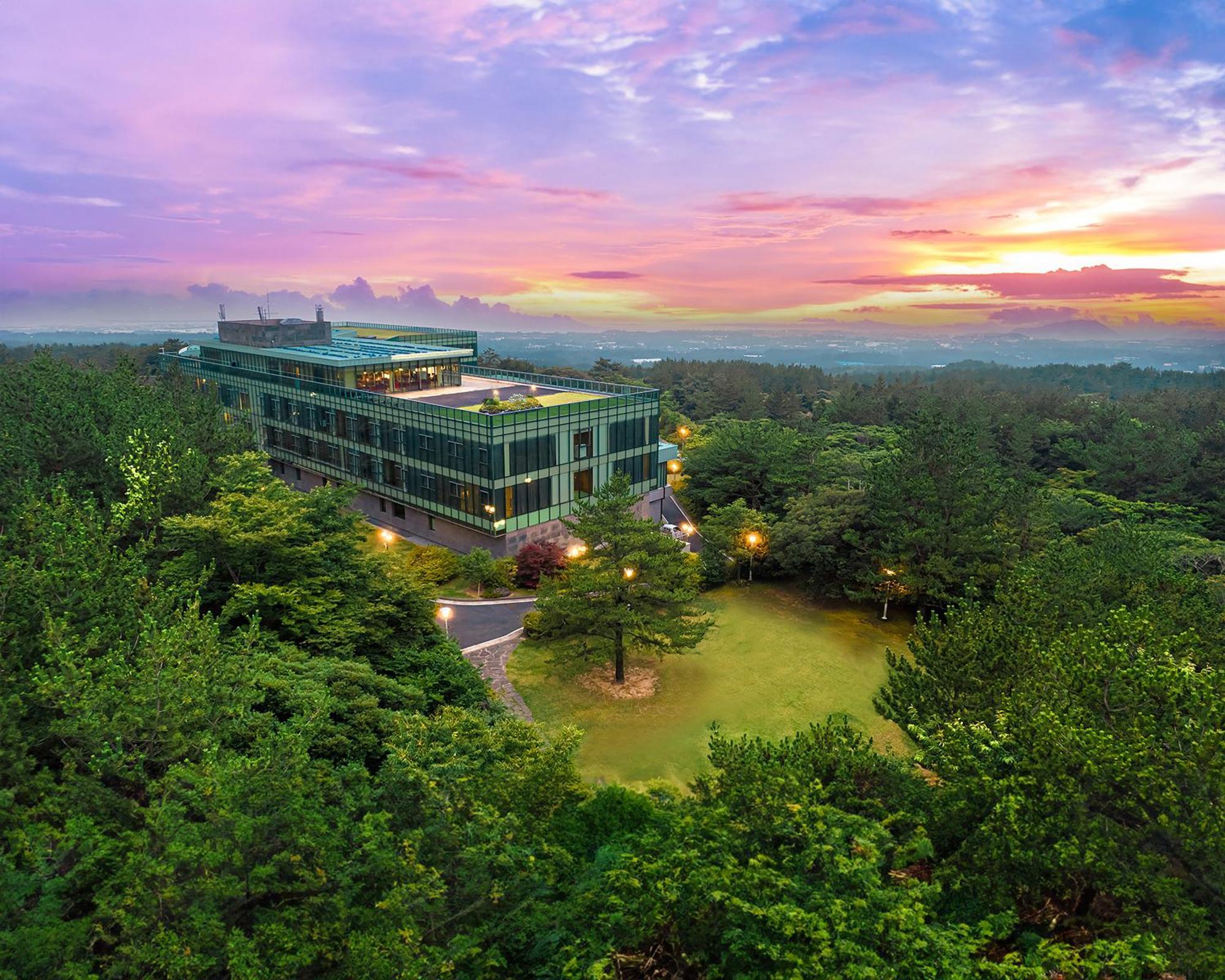 We Hotel Jeju Seogwipo Dış mekan fotoğraf